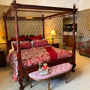 Bli Bli House Riverside Retreat 5* Twin Waters